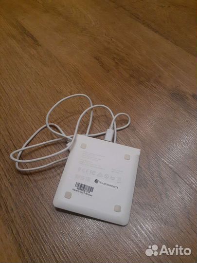 Беспроводная зарядка Adatа