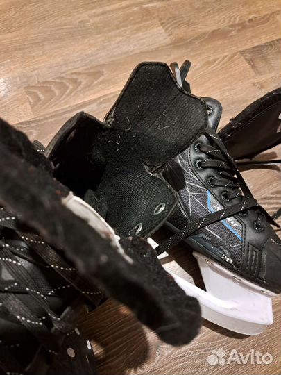 Коньки хоккейные