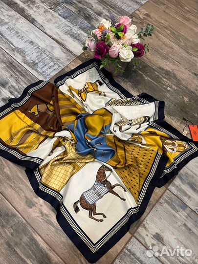 Шелковый платок шаль Hermes горчица и голубой