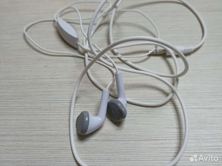Наушники earpods