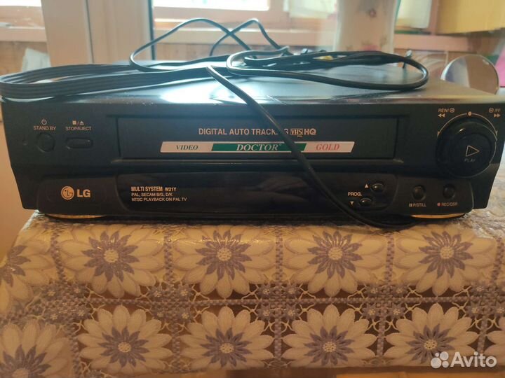 Видеомагнитофон LG