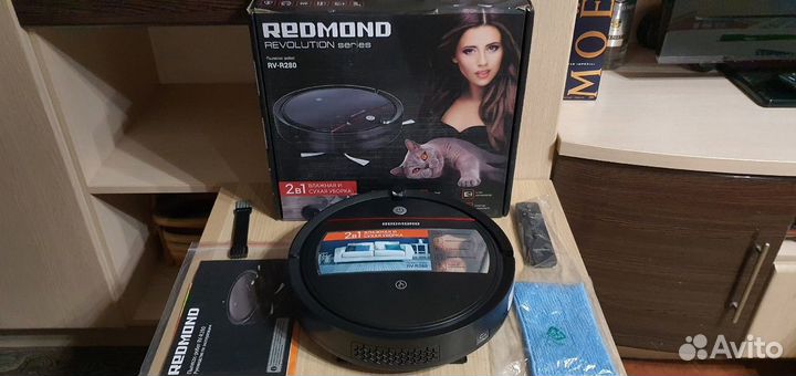 Новый Робот-пылесос Redmond