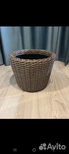 Кашпо для цветов из ротанга