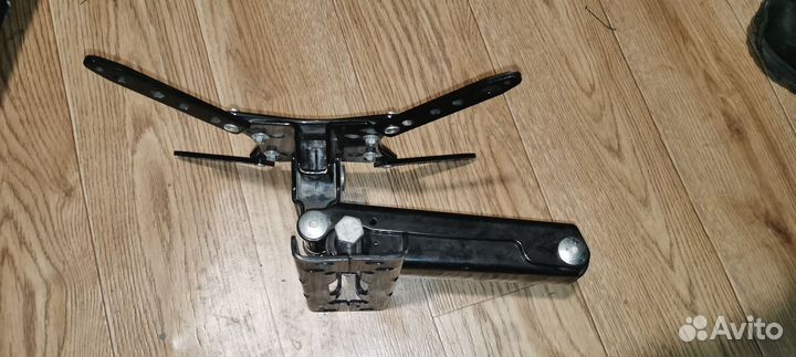 Кронштейн для телевизора на стену поворотный