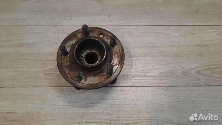 Ступица передняя Land Rover Discovery 3