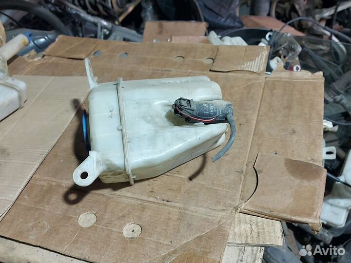 Бачок омывателя Киа Рио 1