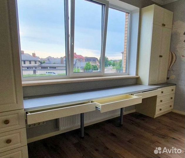 Рабочая зона у окна