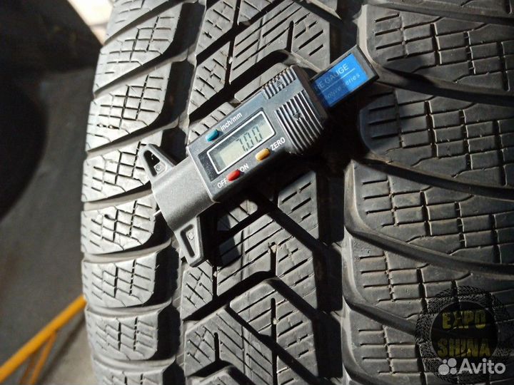 Pirelli Scorpion Winter RFT 255/55 R18