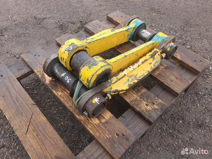 NEW holland E 70 SR соединитель ковша