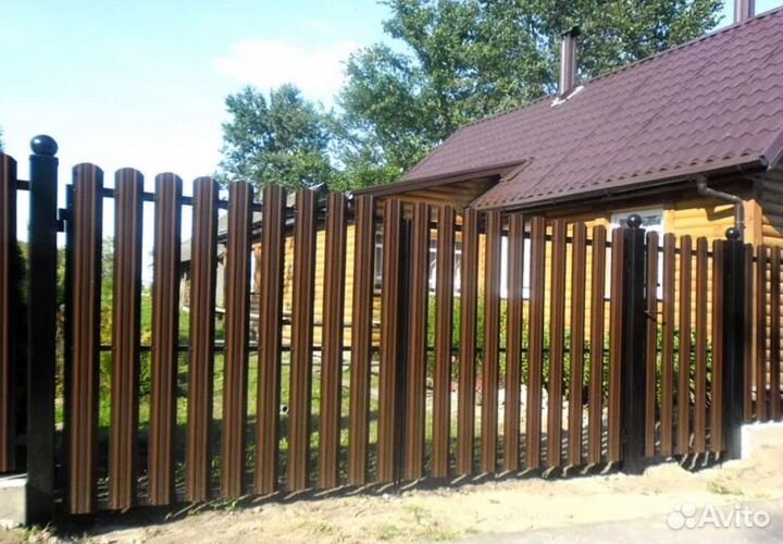 Забор из евроштакетника быстро