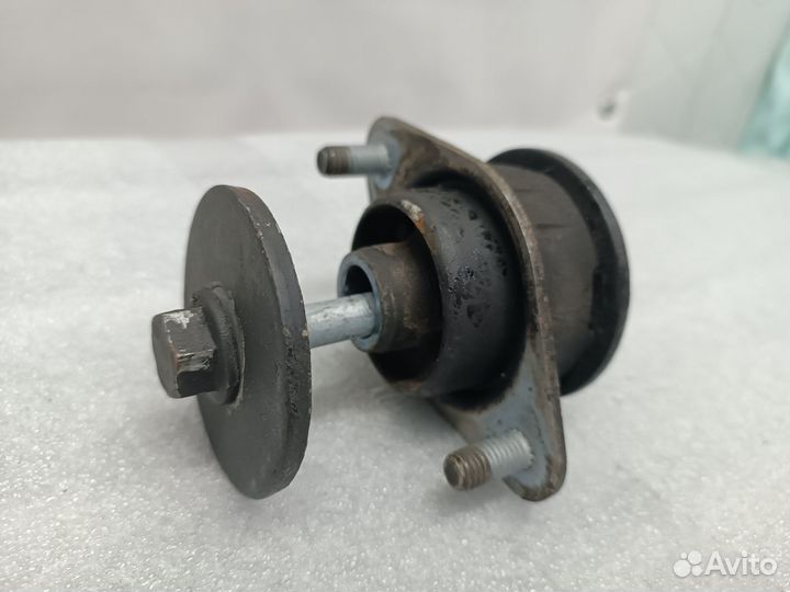 Подушка рамы Jeep Wrangler