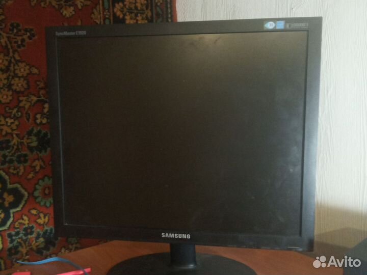 Монитор Samsung