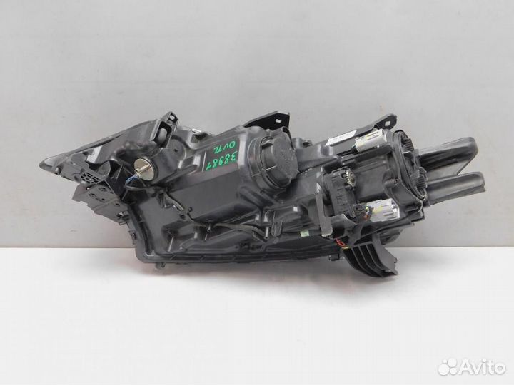 Фара правая Mitsubishi Outlander