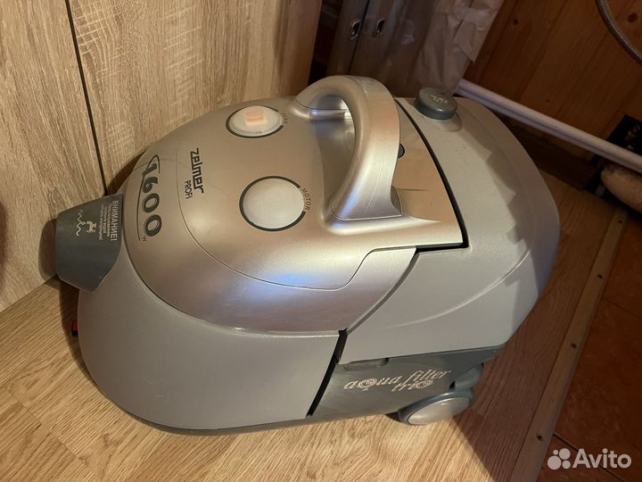 Моющий пылесос Zelmer Profi 1600