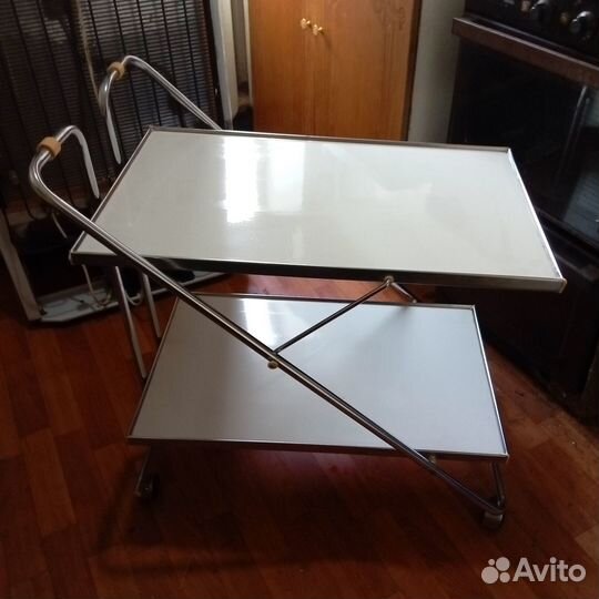 Столик сервировочный складной на колесиках