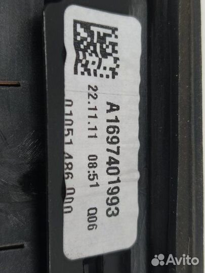 Б/У Накладка подсветки номера Европа. A1697401993