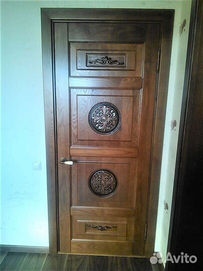 Дверь массив