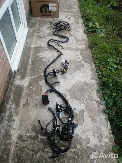 Проводка моторного отсека Jeep Grand Cherokee WK2