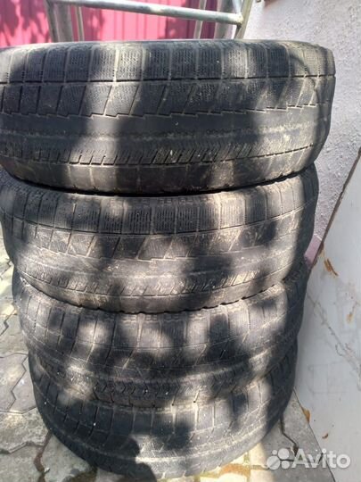 Accelera Snow 215/65 R16