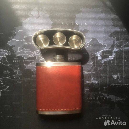 Фляга с рюмками