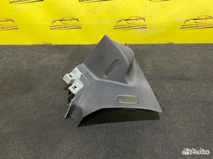 Обшивка стойки задняя левая Mercedes 204 W204