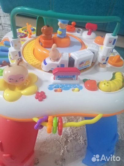 Развивающий столик жирафики