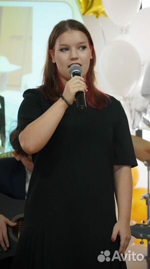 Вокал,фортепиано,гитара,синтезатор,барабаны