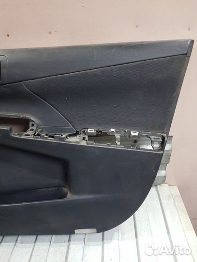 Обшивка двери передней правой Toyota Camry V50