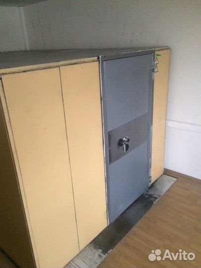 Сейфовая комната. Сейф