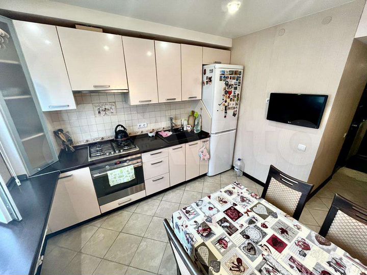 1-к. квартира, 40 м², 8/10 эт.