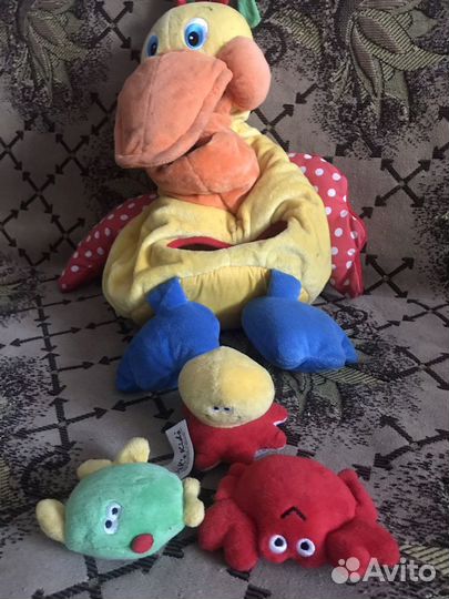 Пеликан на кроватку и мяч с рожками