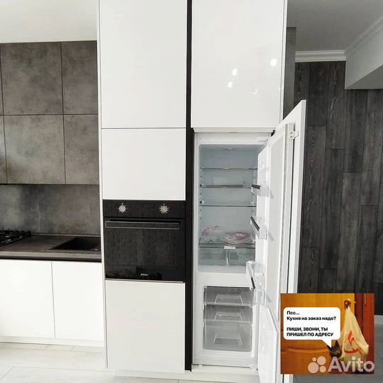 Прямая в потолок кухня на заказ