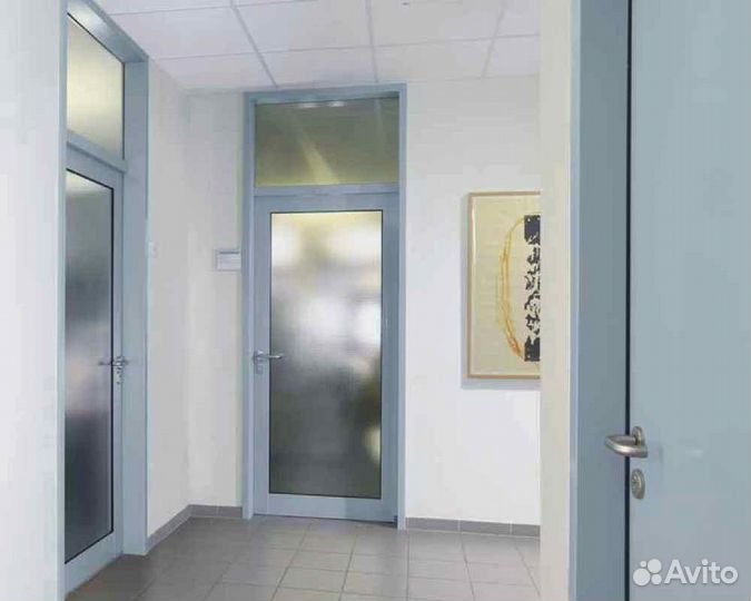 Дверь алюминиевая