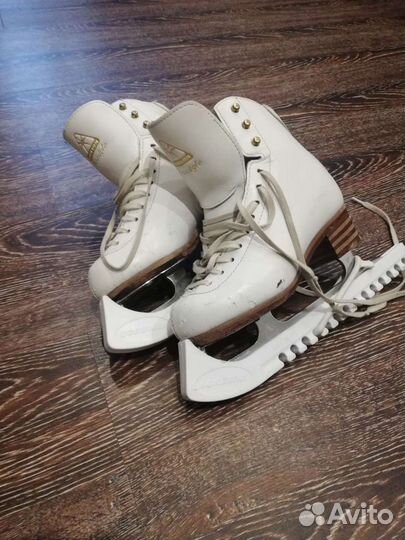Коньки Jackson