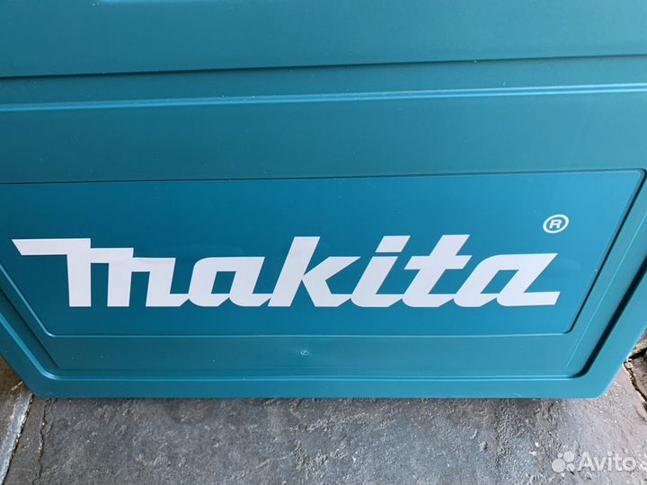 Перфоратор Makita HR 2470 оригинал