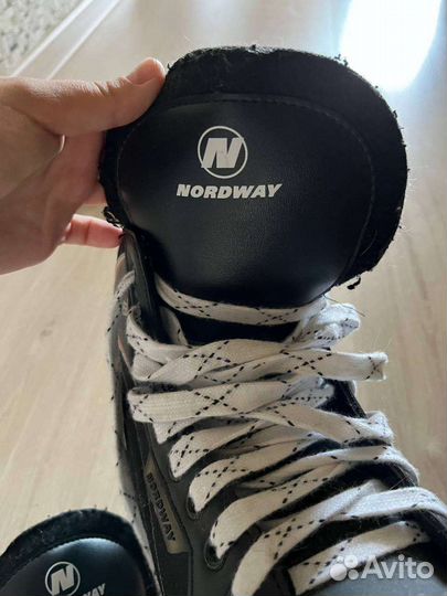 Коньки хоккейные