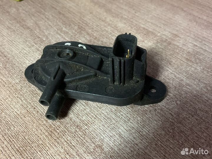 Клапан электромагнитный Форд (2,0 98bb9j460ab)