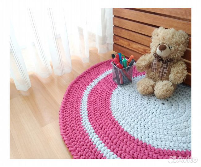 Коврик в детскую из трикотажной пряжи