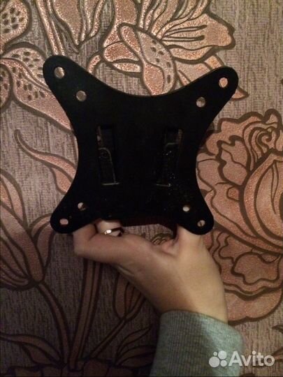 Продам настенную подставку для телевизора