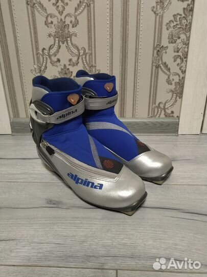 Новые лыжные ботинки коньковые Alpina/NNN/41-42р