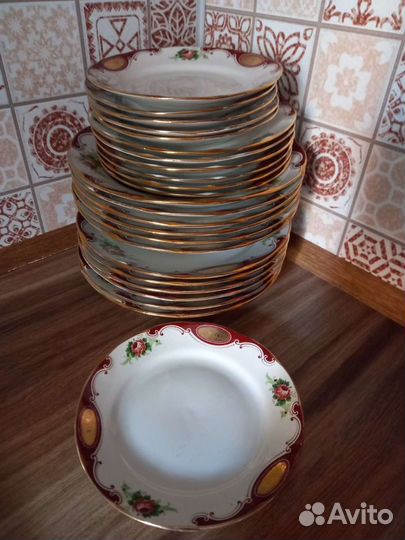 Набор столовой посуды новый