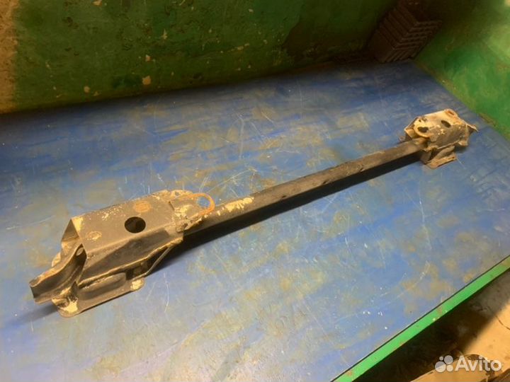 Усилитель бампера передний Subaru Impreza GD 2001