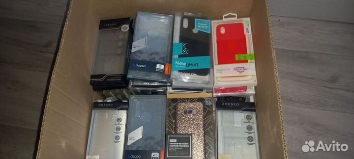 Чехлы для телефонов, модели в описании