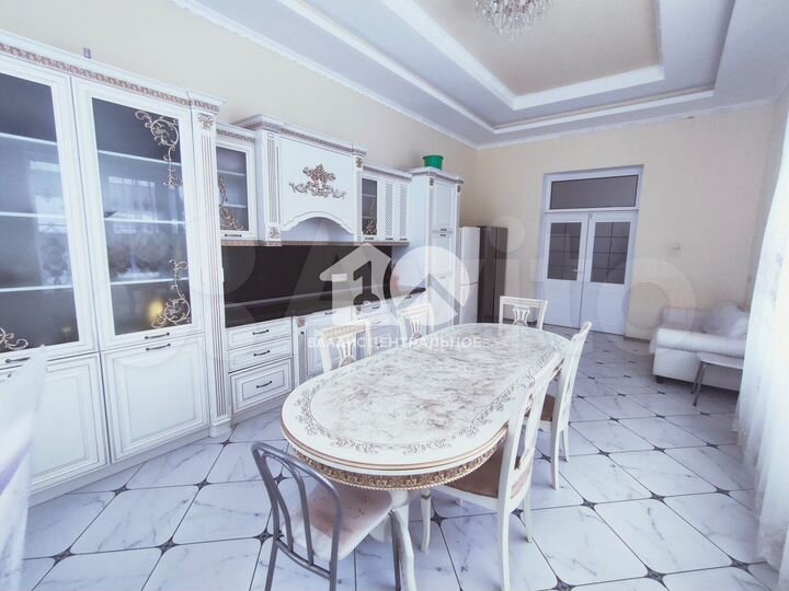 Дом 251,4 м² на участке 10,4 сот.