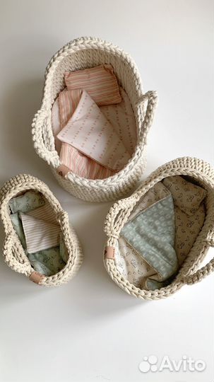 Вязаная люлька для куклы