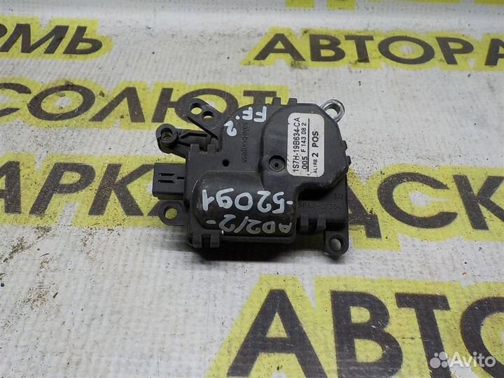 Моторчик заслонки печки Ford Focus II 2005-2011