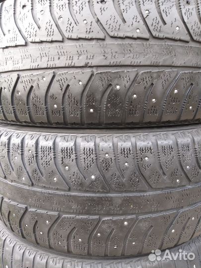 Bridgestone Ice Cruiser 7000 205/55 R16 92V