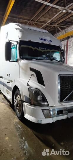 Volvo VNL 64T, 2003