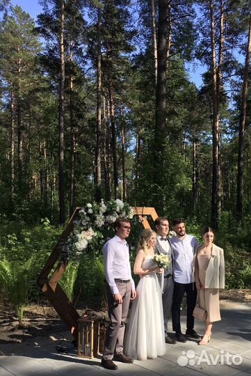 Ведущая на праздники