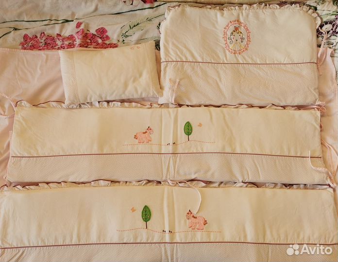 Бортики, одеяло, подушка, плед в детскую кроватку